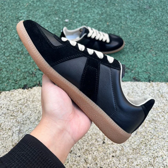 Maison Margiela Replica Calfskin Black Rubber Sole Low Top