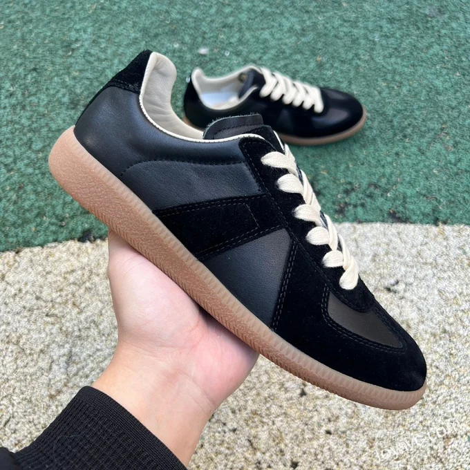 Maison Margiela Replica Calfskin Black Rubber Sole Low Top