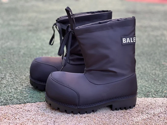 Balenciaga Black Snow Boots Vintage Dad Shoes