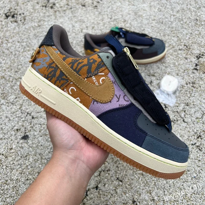 Travis Scott x Nike Air Force 1 CN2405-900