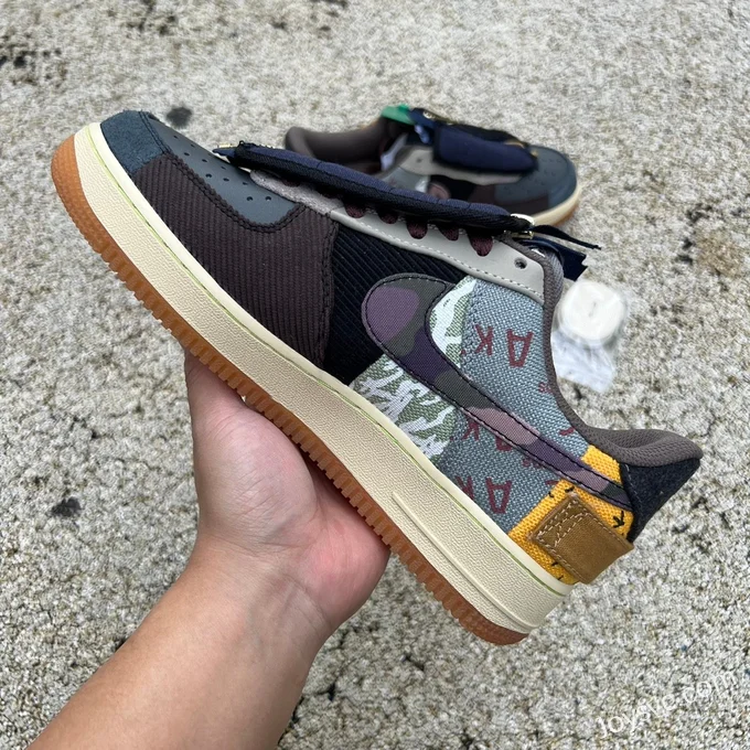 Travis Scott x Nike Air Force 1 CN2405-900