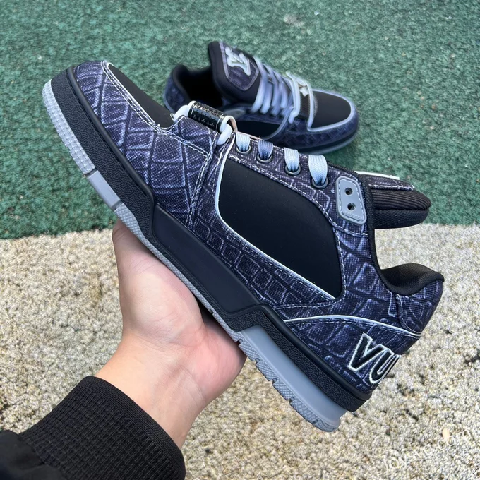 Louis Vuitton Trainer Navy Black