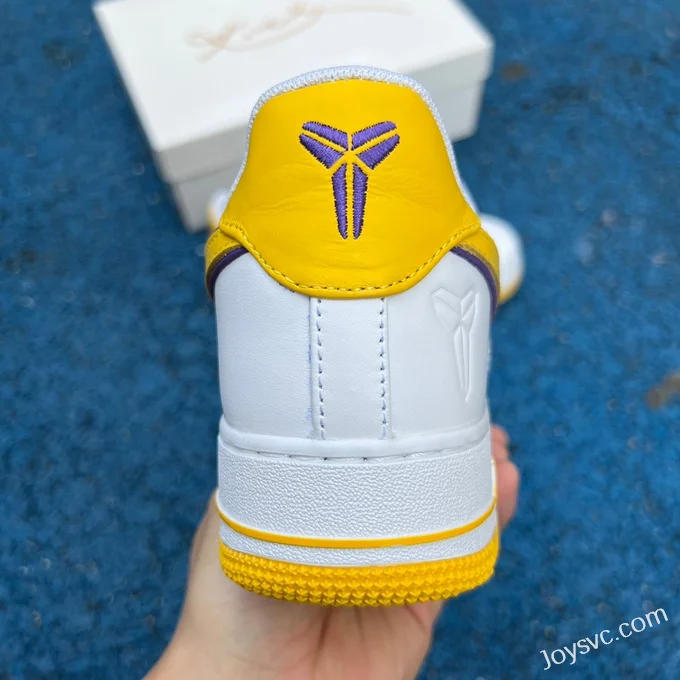 Kobe Bryant x Nike Air Force 1 Low Retro QS FZ1151-100