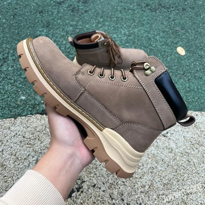 Timberland Mid-Top Boots in Dark Brown