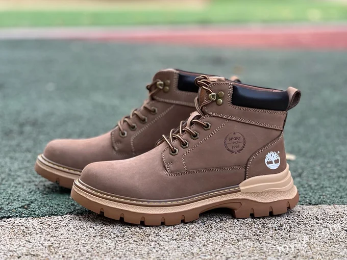 Timberland Mid-Top Boots in Dark Brown