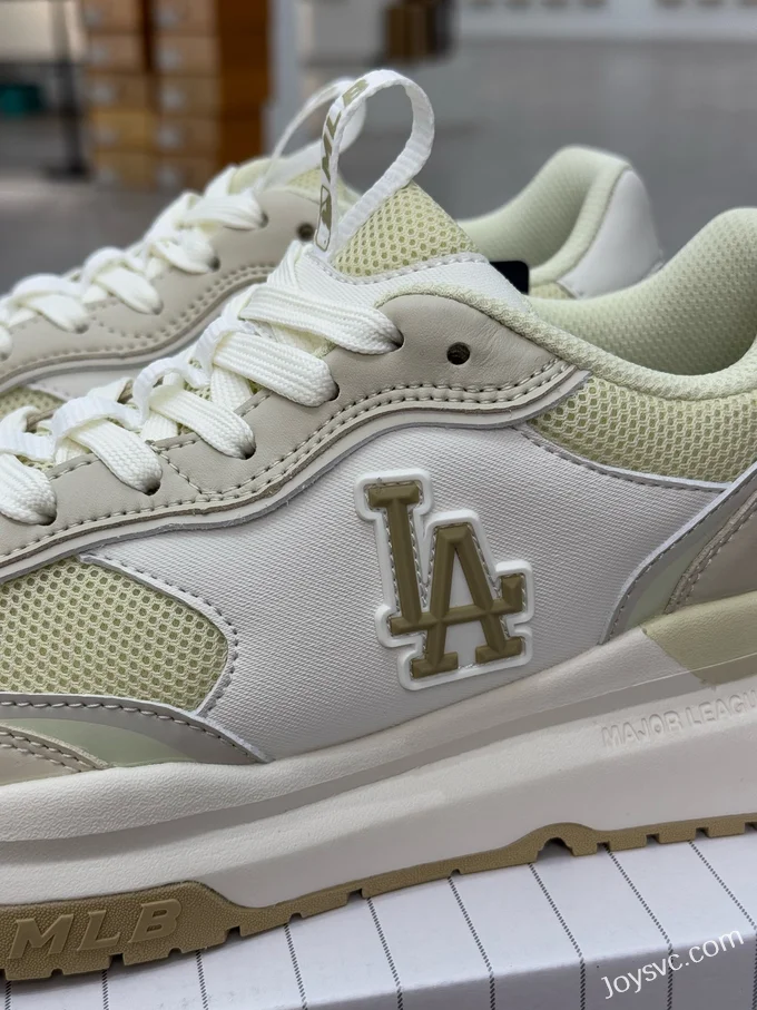 MLB Chunky Runner Ivory White