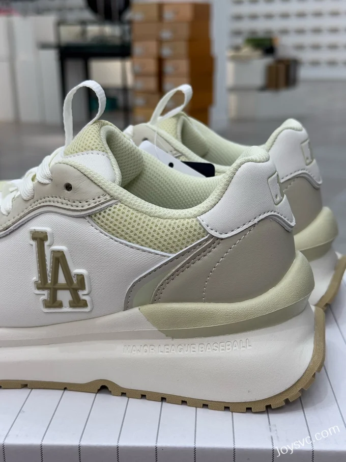 MLB Chunky Runner Ivory White