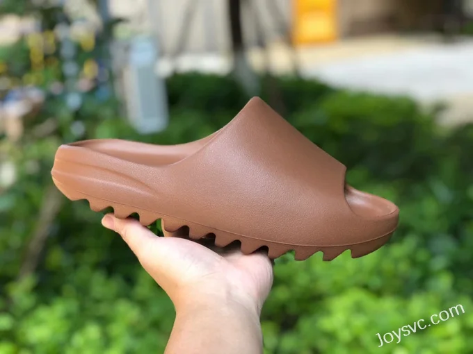 Adidas Yeezy Slide in Flax