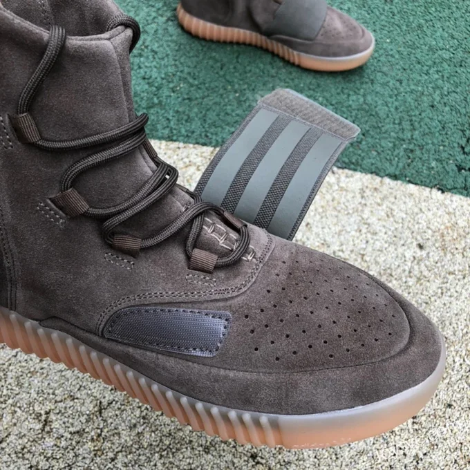 Adidas Yeezy 750 Boost in Chocolate