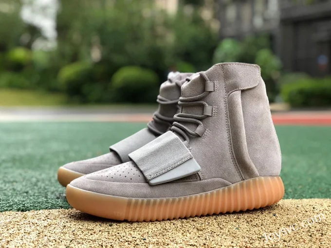 Adidas Yeezy 750 Boost in Glow Grey