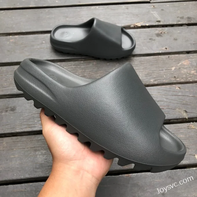 Adidas Yeezy Slide in Black