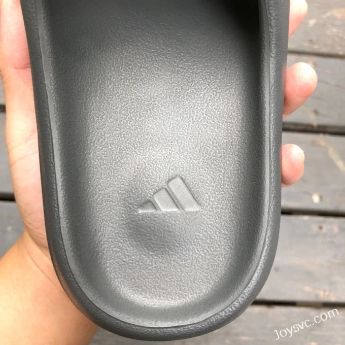 Adidas Yeezy Slide in Black