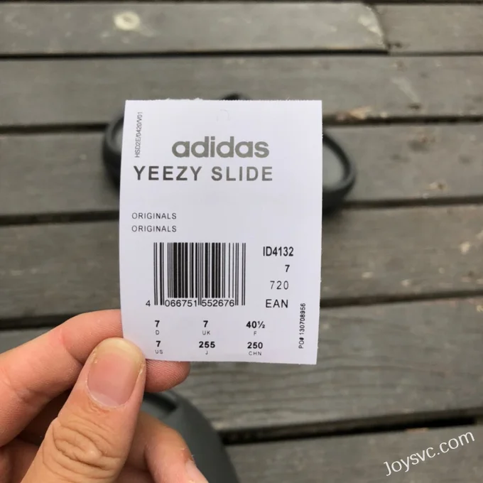 Adidas Yeezy Slide in Black