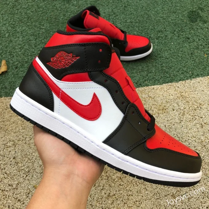 Air Jordan 1 Mid Bred Toe 554724-079