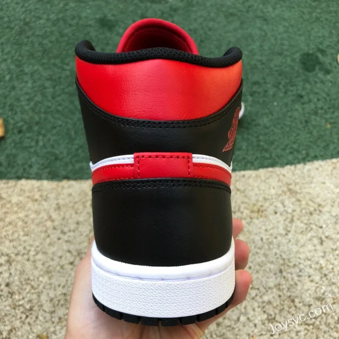 Air Jordan 1 Mid Bred Toe 554724-079