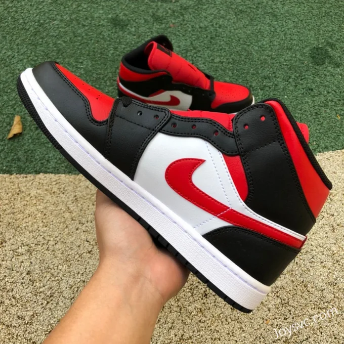 Air Jordan 1 Mid Bred Toe 554724-079