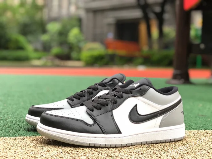 Air Jordan 1 Low 553558-052 Black Grey Shadow Toe Retro