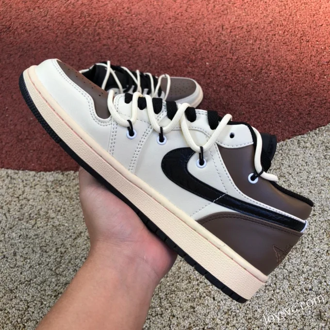 Air Jordan 1 Low 553558-062 White Brown Mocha Strap Retro