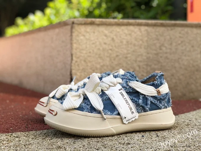 VESSEL SMILENCE Low-Top Canvas Shoes in Denim Blue