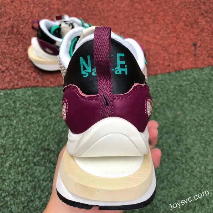 Nike x Sacai Vaporwaffle Burgundy DD3035-200