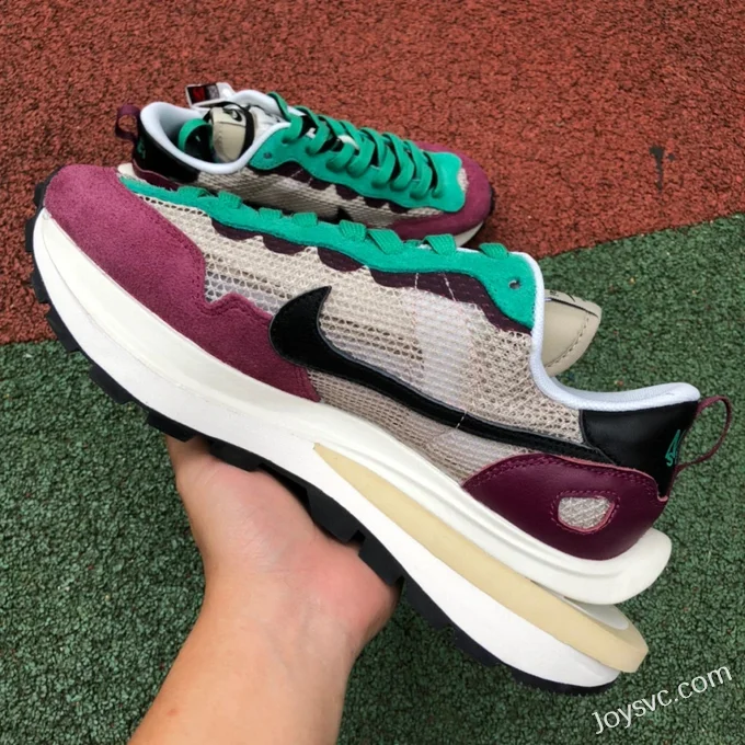 Nike x Sacai Vaporwaffle Burgundy DD3035-200