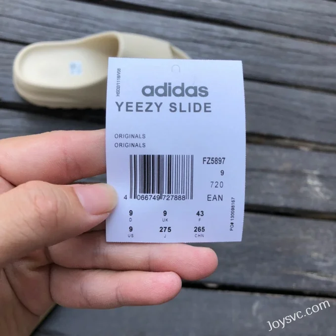 Adidas Yeezy Slide in Off-White