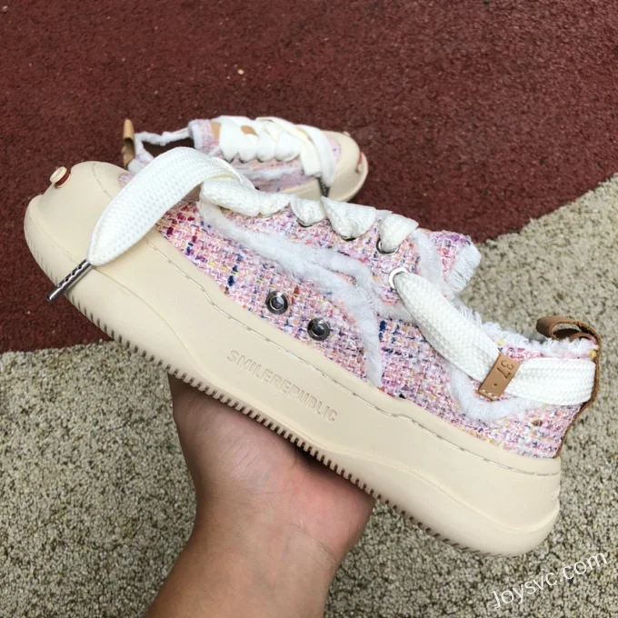 VESSEL SMILENCE Low-Top Canvas Shoes in White and Pink