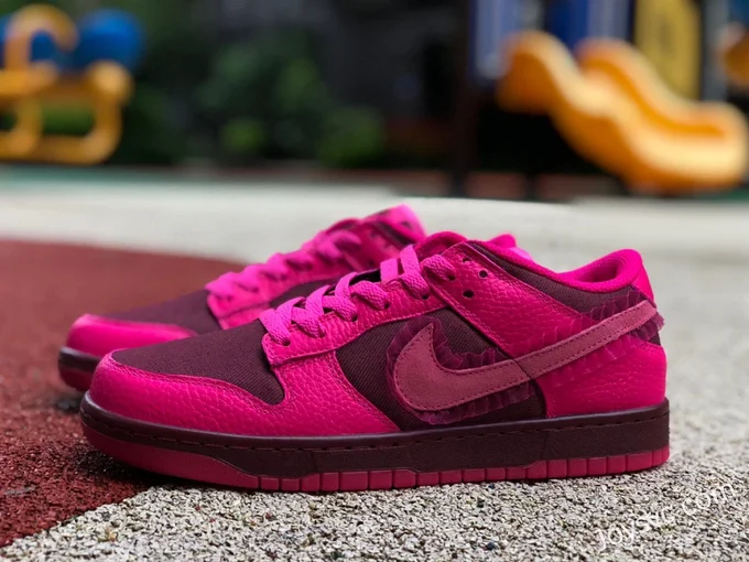 Nike Dunk Low Pink Valentine's Day Retro Sneakers DQ9324-600