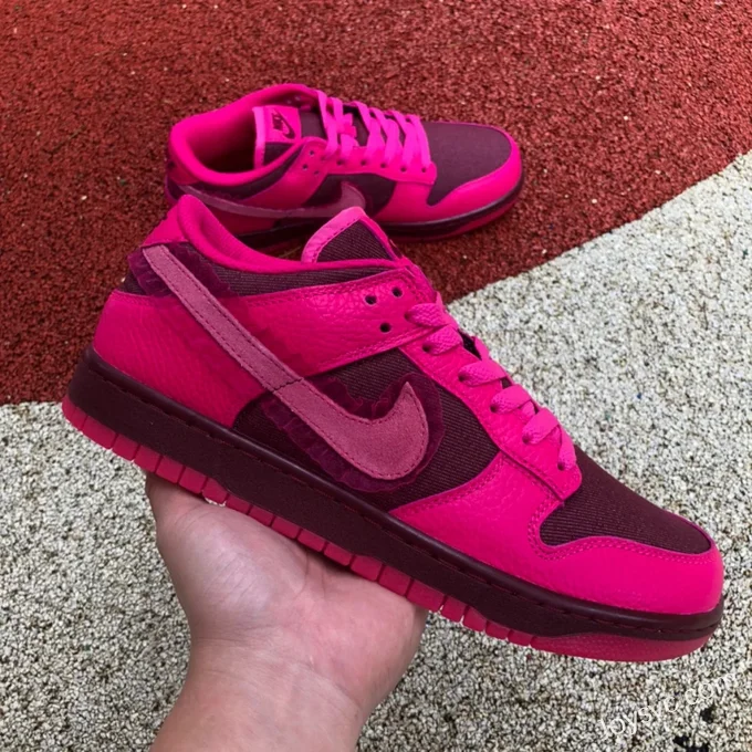 Nike Dunk Low Pink Valentine's Day Retro Sneakers DQ9324-600