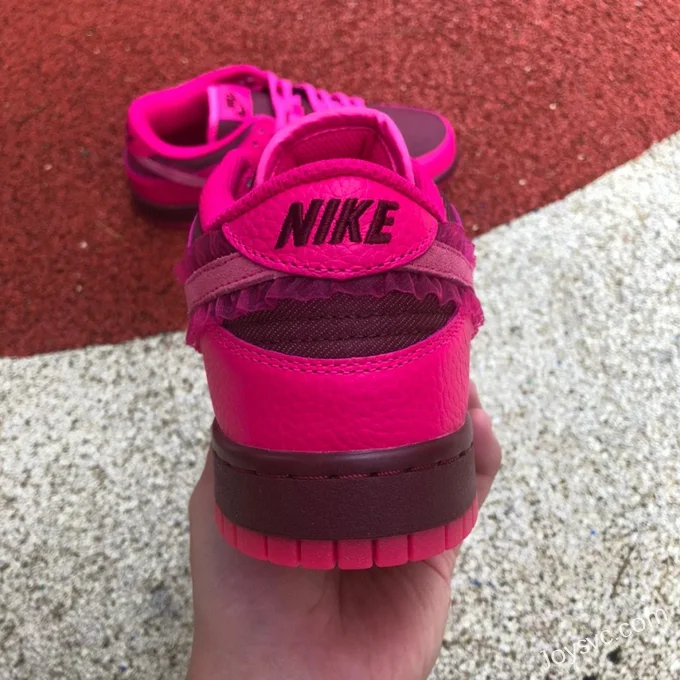 Nike Dunk Low Pink Valentine's Day Retro Sneakers DQ9324-600