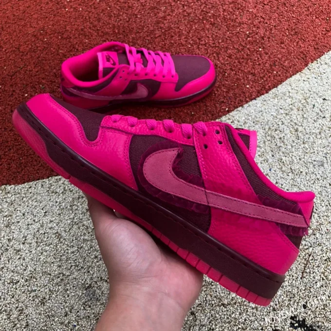 Nike Dunk Low Pink Valentine's Day Retro Sneakers DQ9324-600