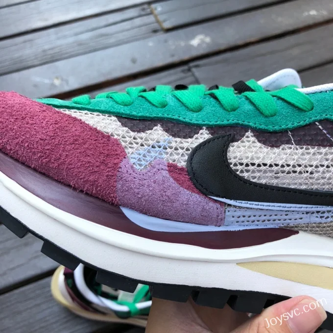 Nike x Sacai Vaporwaffle Burgundy DD3035-200