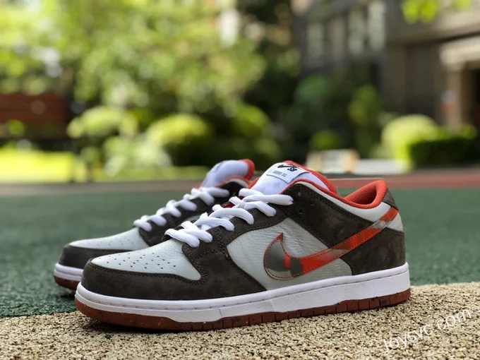 Crushed Skate Shop x Nike SB Dunk Low Graffiti DH7782-001