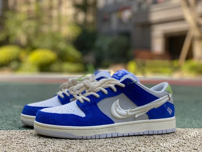 FLY x Nike SB Dunk Low Game Royal DQ5130-400