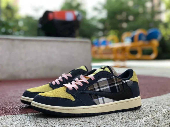 Travis Scott x Air Jordan 1 Low CQ4277-618 Black Yellow Mesh Reverse Swoosh