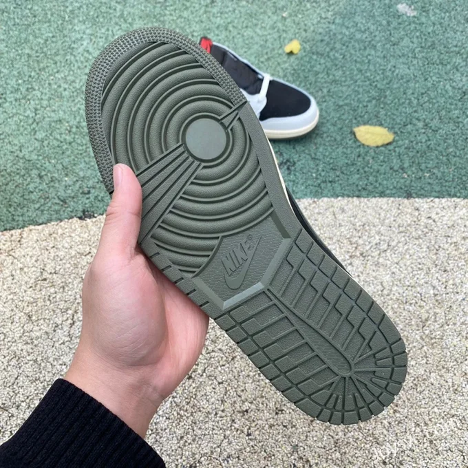 Travis Scott x Air Jordan 1 Low DZ4137-106 Olive Green S2 Version