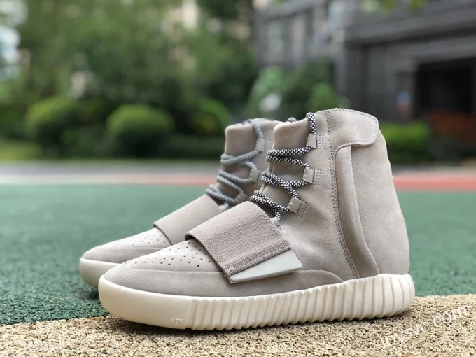 Adidas Yeezy 750 Boost in Grey