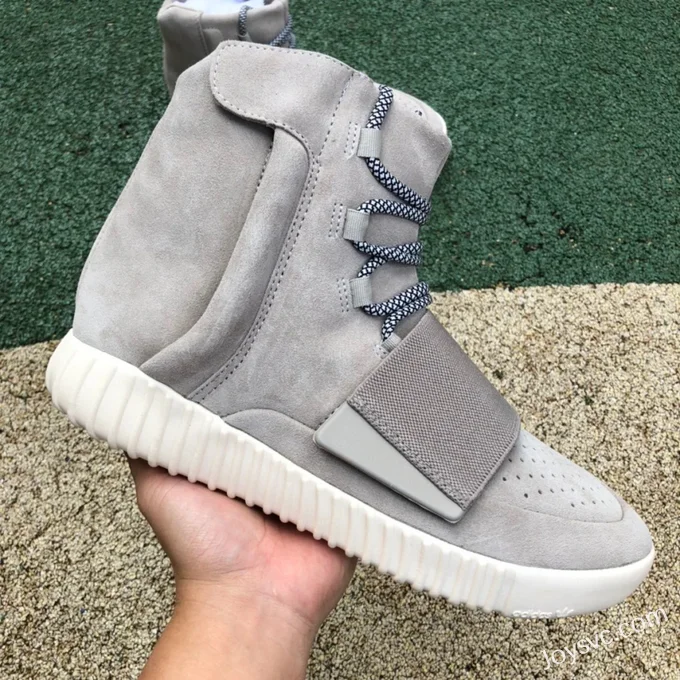 Adidas Yeezy 750 Boost in Grey