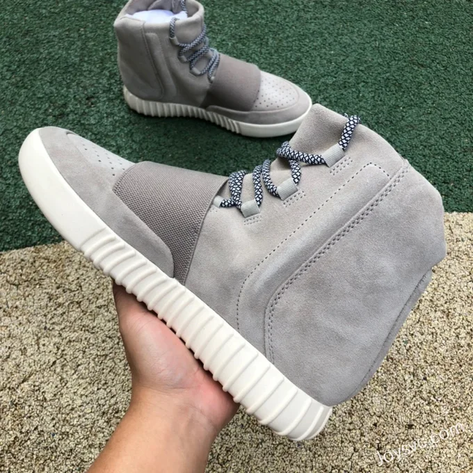 Adidas Yeezy 750 Boost in Grey