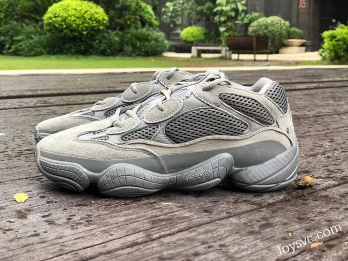 Adidas Yeezy 500 in Earth Grey