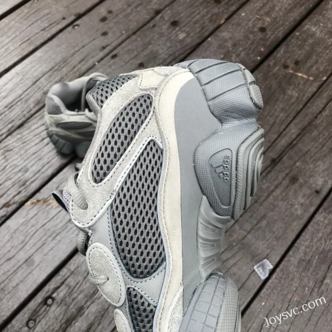 Adidas Yeezy 500 in Earth Grey