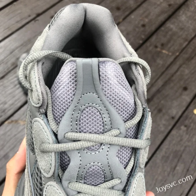 Adidas Yeezy 500 in Earth Grey