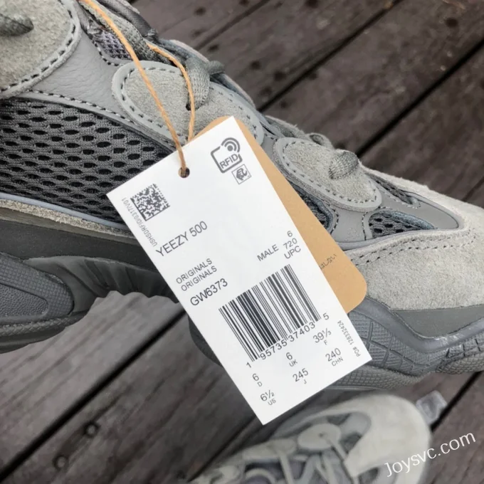 Adidas Yeezy 500 in Earth Grey