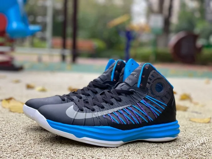 Nike HYPERDUNK 2012+ in Black and Blue