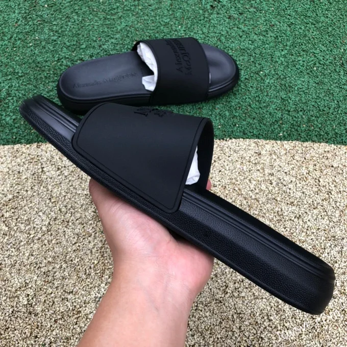 Alexander McQueen Pool Black Slides