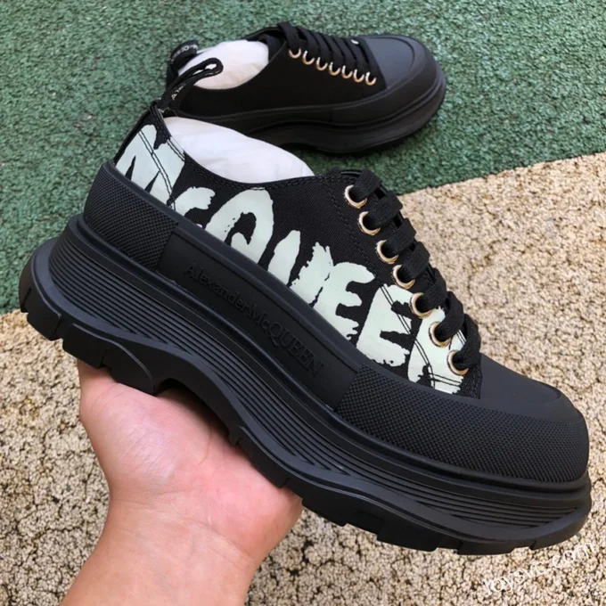 Alexander McQueen Low-Top Black Soul Logo Boots