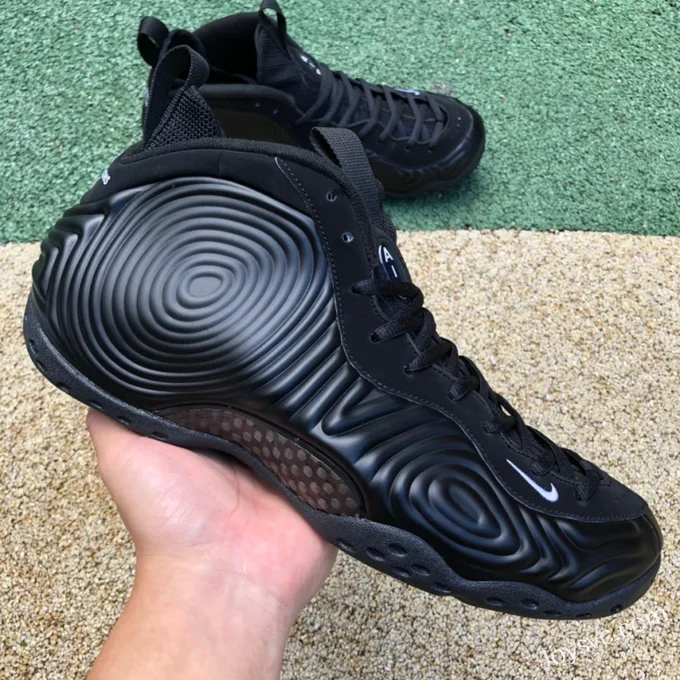 Nike Air Foamposite One CDG in Black