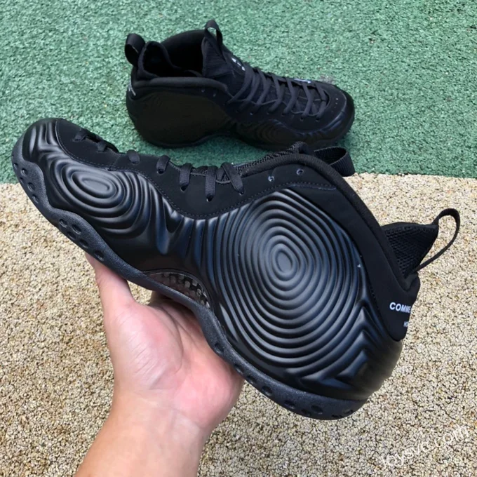 Nike Air Foamposite One CDG in Black