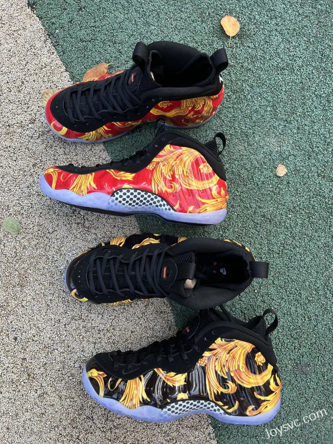 Nike Foamposite One x Supreme Sneakers in Black Straw