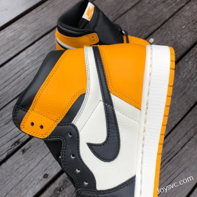 Air Jordan 1 High 555088-711 Black Yellow Toe Retro